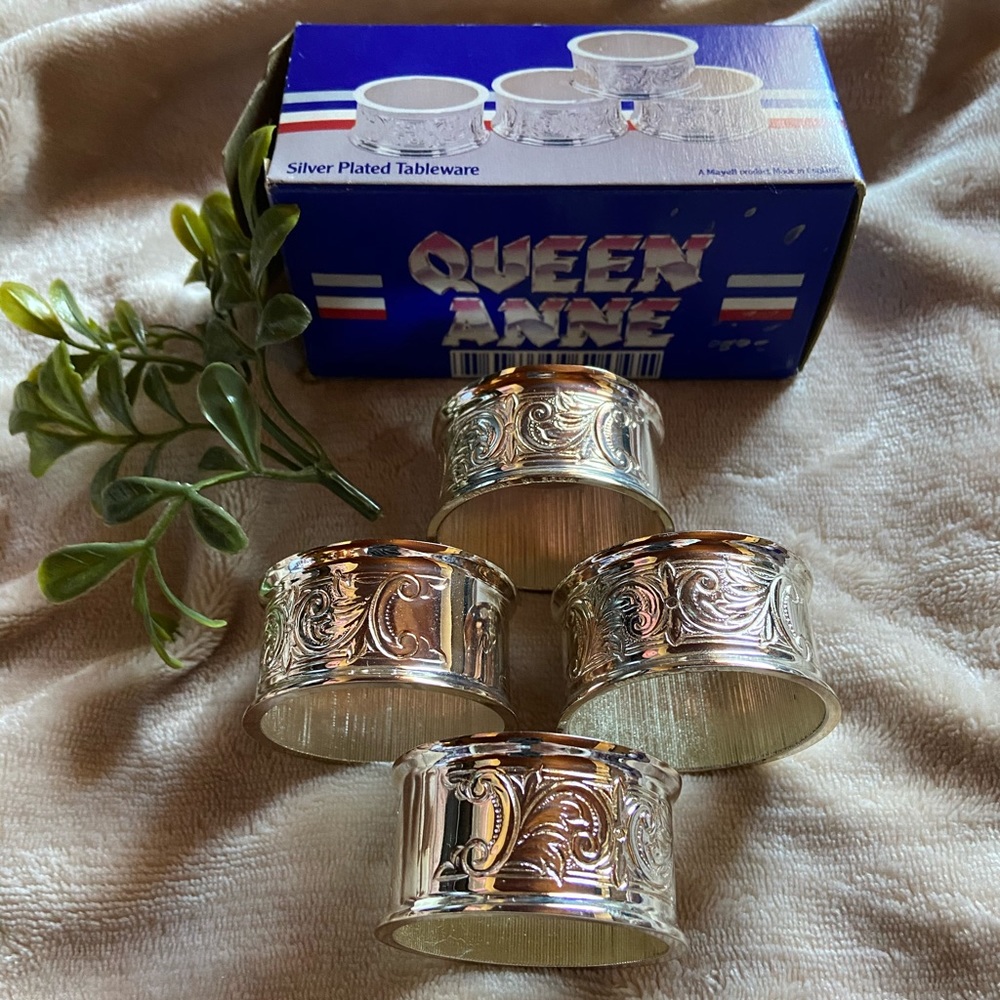 Set Of 8 Napkin Rings - Picture 3 of 7